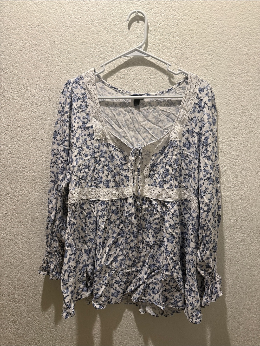 torrid White and Blue Floral Lace-Trim Peasant Tunic